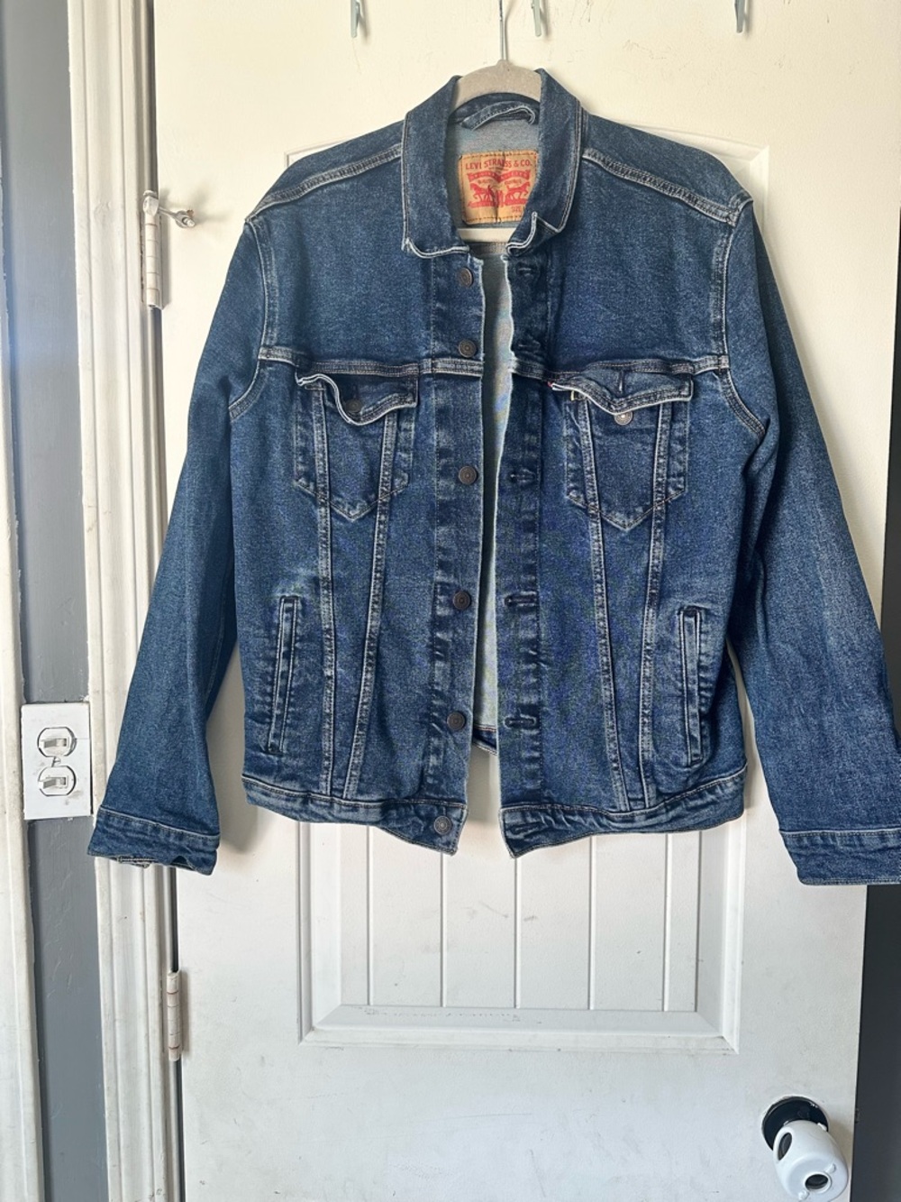 Levi’s Men Classic Dark Wash Trucker Denim Jacket - Size L